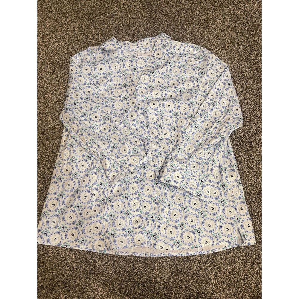 Croft & Barrow blue, white, and green floral button-up long sleeve shirt XL